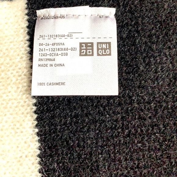 🆕 Uniqlo Unisex Cashmere Scarf - Picture 3 of 3